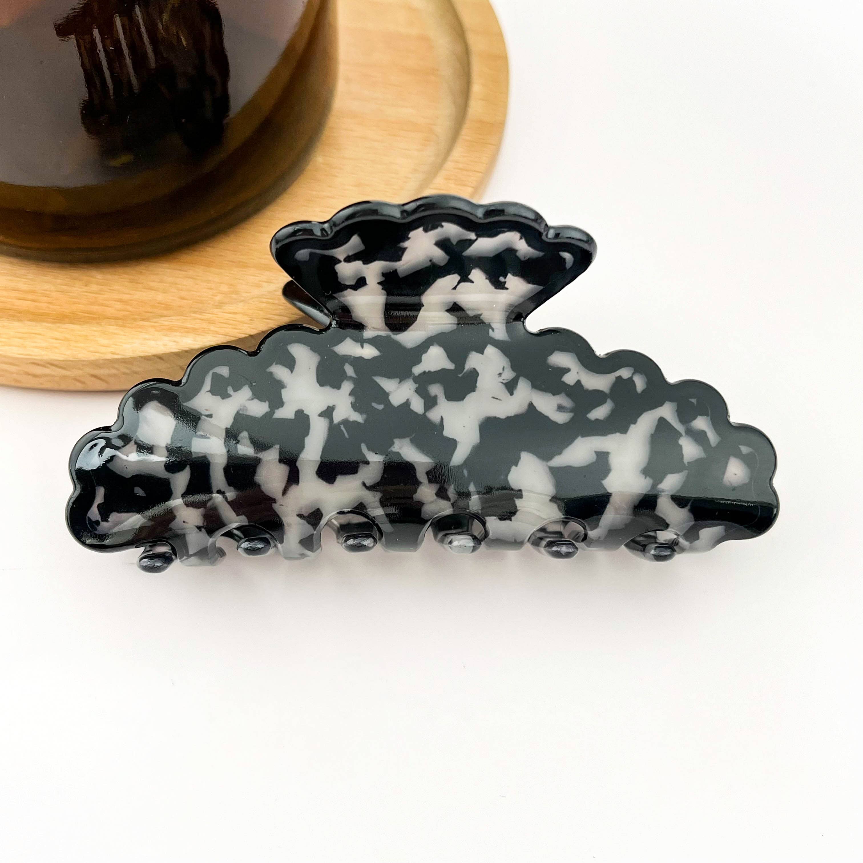 Wavy Edge Hair Claw Clip