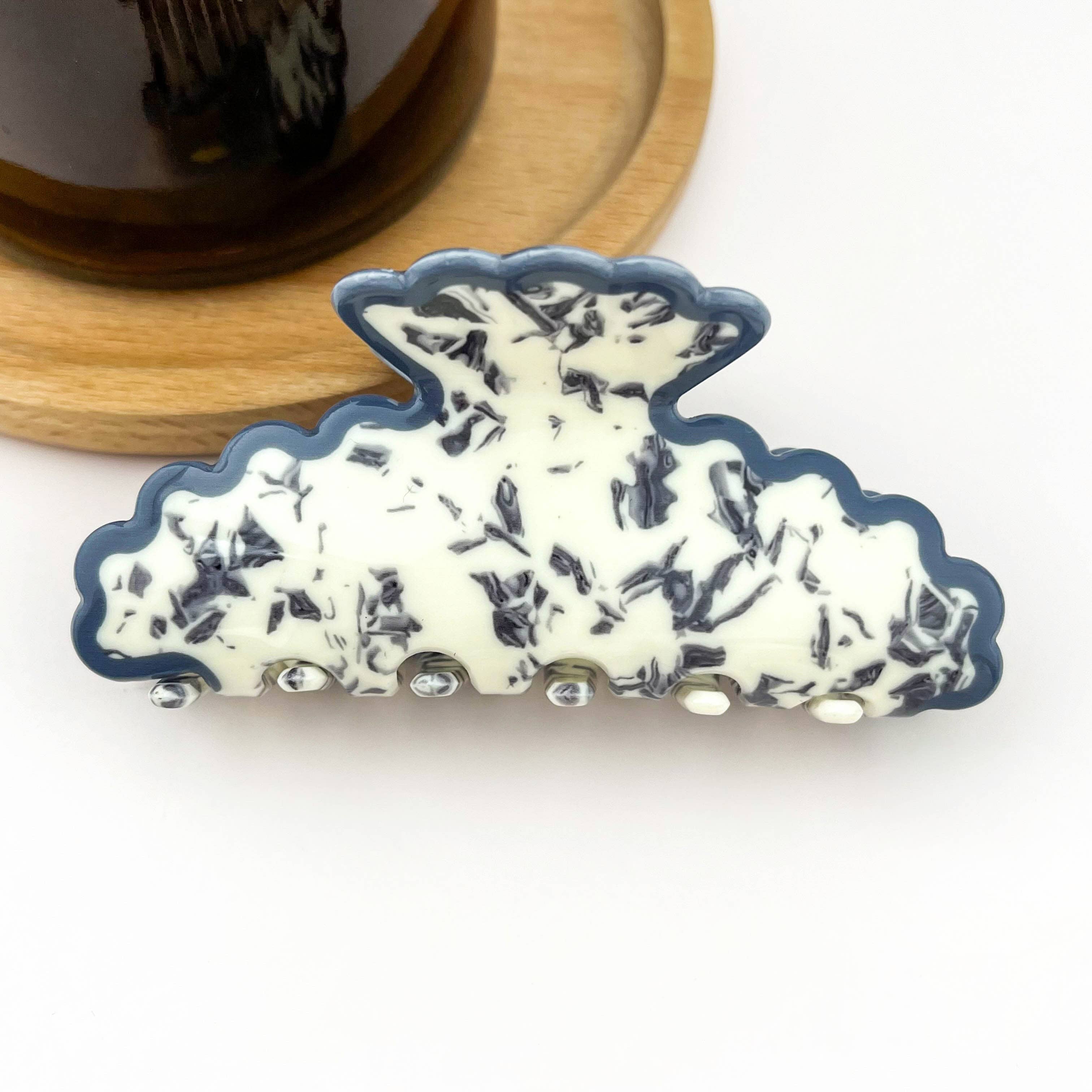 Wavy Edge Hair Claw Clip