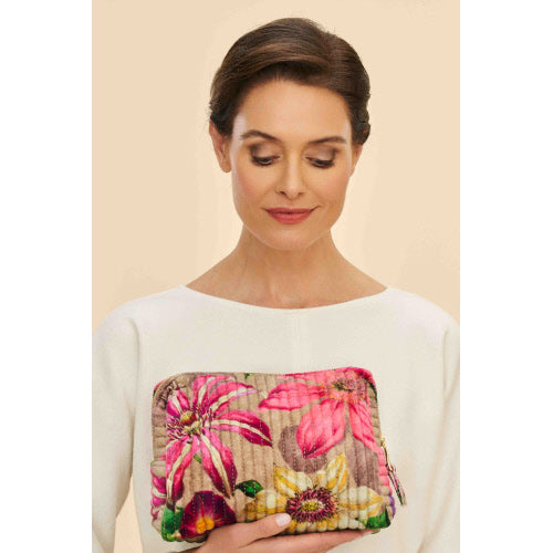 Powder Quilted Washbag